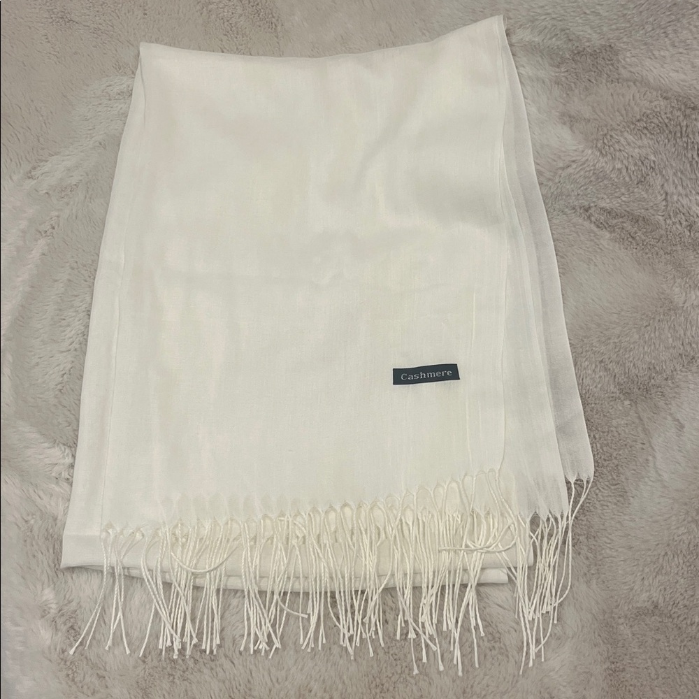 CASHMERE Elegant White Shawl Wrap - Picture 2 of 6